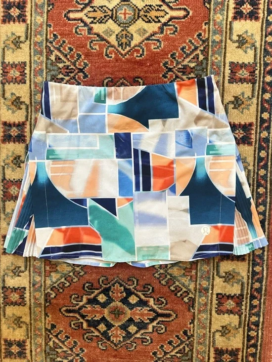 Lululemon Peek Pleat High Rise Skirt Size 4 - Picture 1 of 4